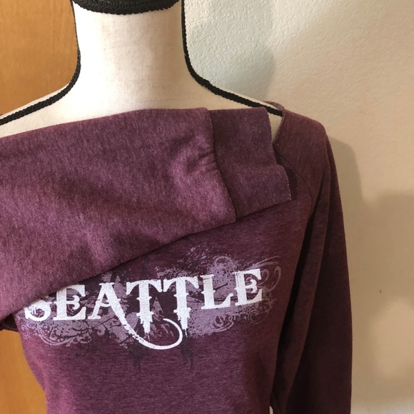 Factory Cut Neckline Pocket Seattle Sweatshirt - Picture 4 of 7
